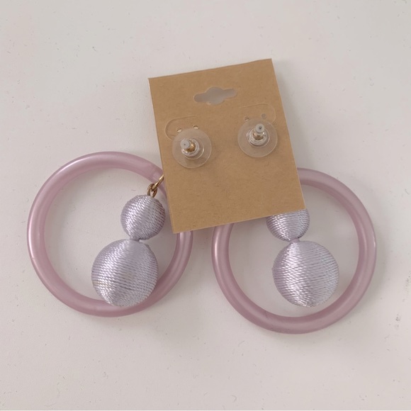 Earrings Lavender Purple  Hoop with Texture Bail NEW Gold Tone - Picture 3 of 3